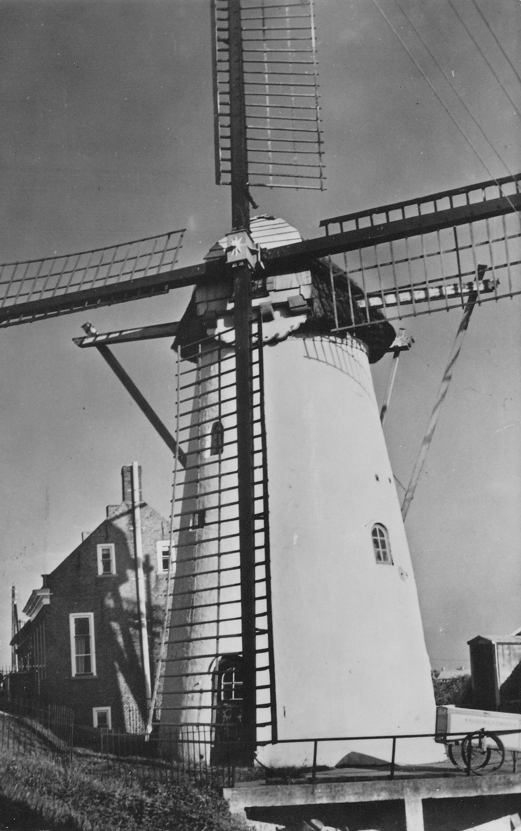 Molen de Put Maalvaardige Korenmolen aan het Galgewater in Leiden.